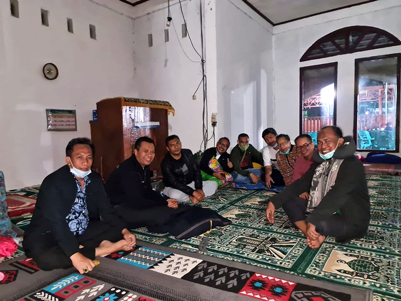 Gubernur NTB Tidur di Masjid